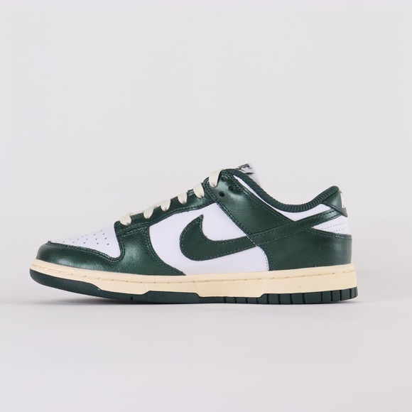 ♦️SOLD♦️NIKE DUNK VINTAGE GREEN WOMEN’s - Picture 2 of 7